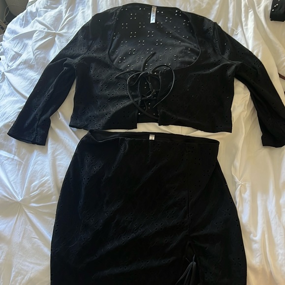 Lucy in the sky black skirt set size L (fits medium), ties in front, long sleeve - Picture 1 of 5